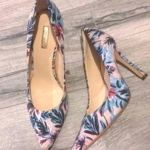 Size 9 Guess heals